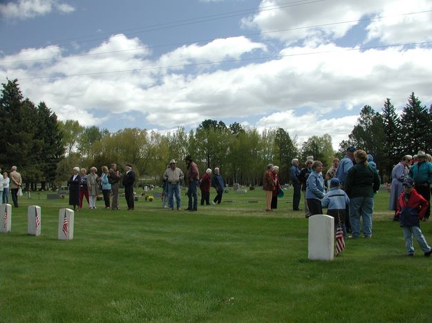 Memorial Day Crowd. Photo by Pinedale Online.