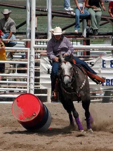 Barrel Racing. Photo by Pinedale Online.