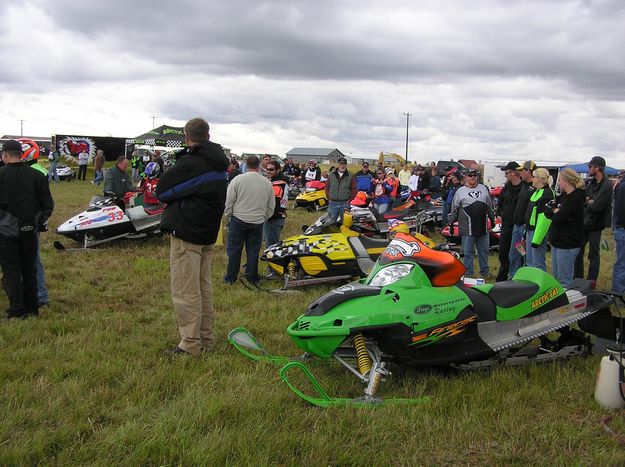 Big crowd. Photo by Pinedale Online.