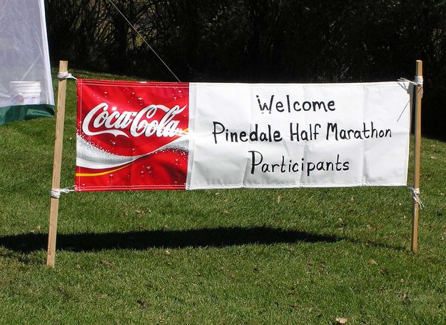 Welcome runners. Photo by Pinedale Online.