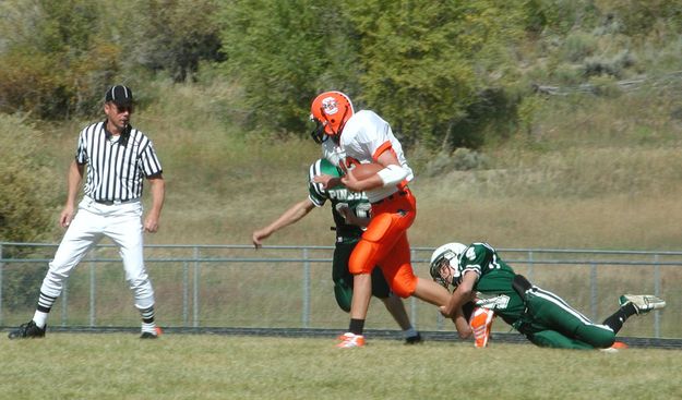 Making the tackle. Photo by Pinedale Online.
