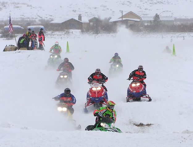 Around the turn. Photo by Pinedale Online.