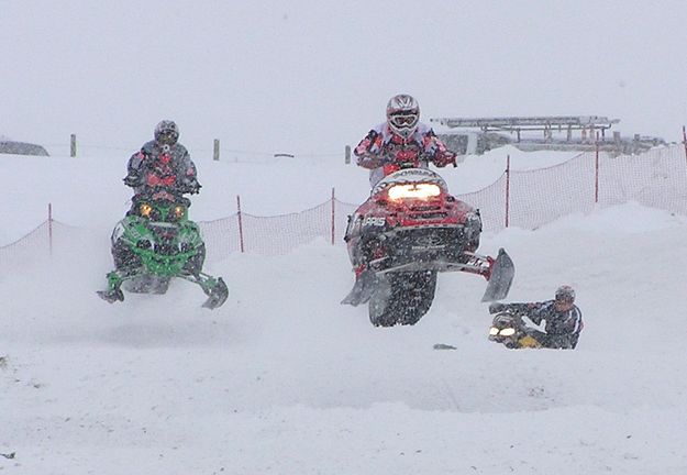 Airborne Snowmachines. Photo by Pinedale Online.