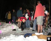 Plungers and Onlookers. Photo by Pinedale Online.