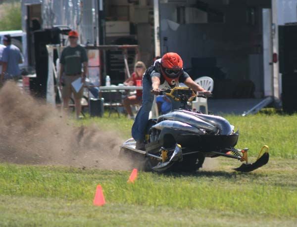 Kicking up dirt. Photo by Clint Gilchrist, Pinedale Online.