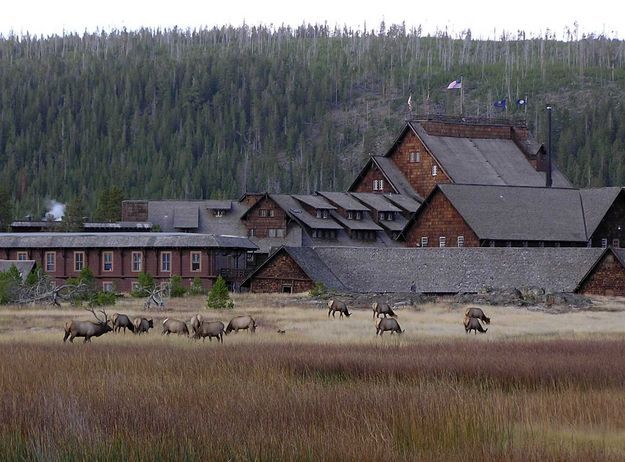 Old Faithful Inn. Photo by Pinedale Online.