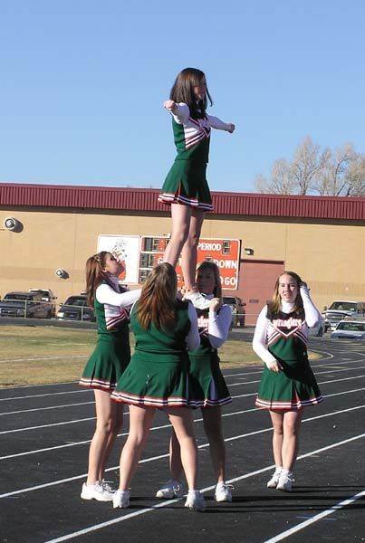 Pinedale Cheerleaders. Photo by Dawn Ballou, Pinedale Online.