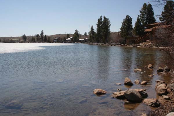 Fremont Lake Summer Homes. Photo by Clint Gilchrist, Pinedale Online.