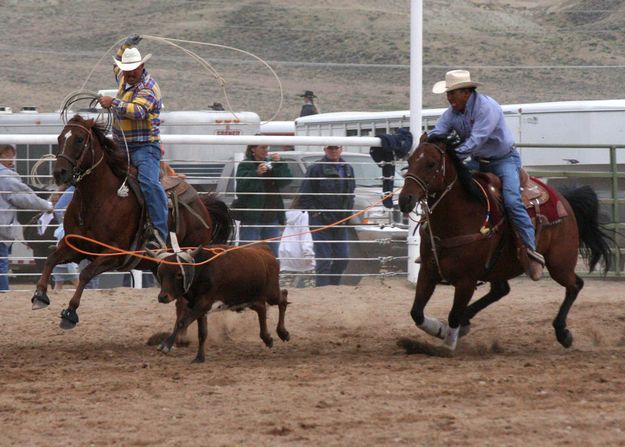 Team Roping. Photo by Clint Gilchrist, Pinedale Online.