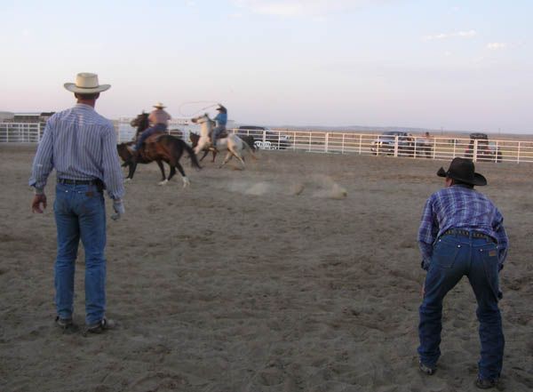 Ready to run. Photo by Dawn Ballou, Pinedale Online.