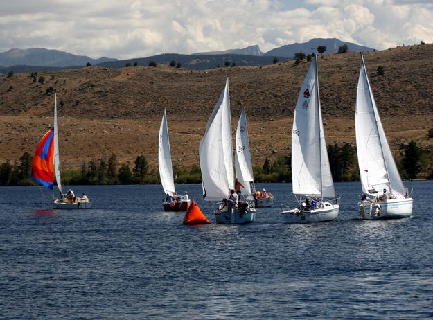 Around the start bouy. Photo by Clint Gilchrist, Pinedale Online.