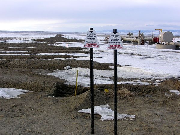 Gas Pipelines. Photo by Dawn Ballou, Pinedale Online.