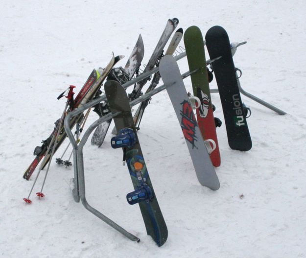 Skiers and Snowboarders. Photo by Pam McCulloch, Pinedale Online.