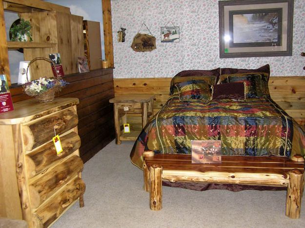 Log Bedroom Set. Photo by Dawn Ballou, Pinedale Online.