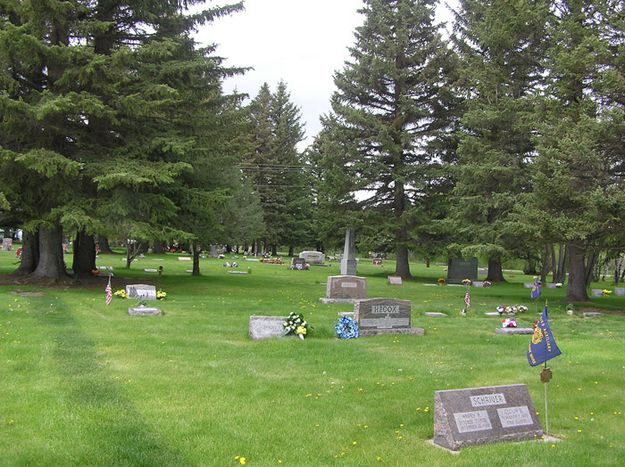 Pinedale Cemetery. Photo by Dawn Ballou, Pinedale Online.