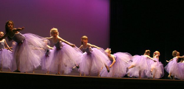 Ballet 6-12 yr olds. Photo by Pam McCulloch.