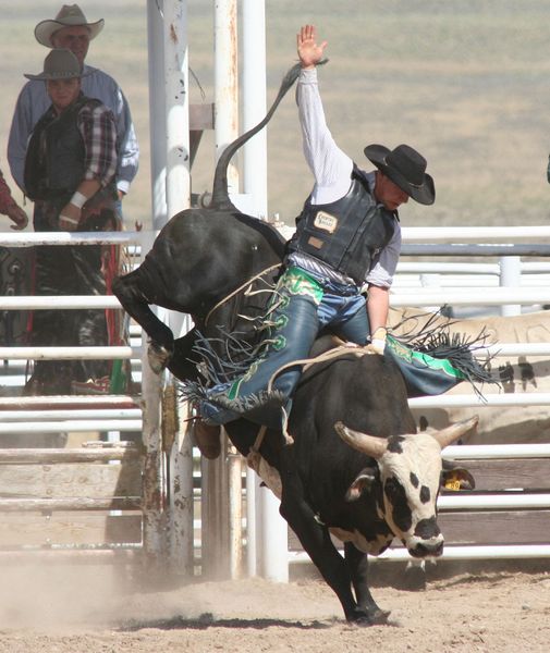 Bull Riding. Photo by Clint Gilchrist, Pinedale Online.