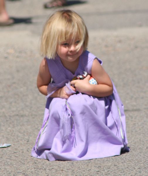 Getting Candy. Photo by Clint Gilchrist, Pinedale Online.