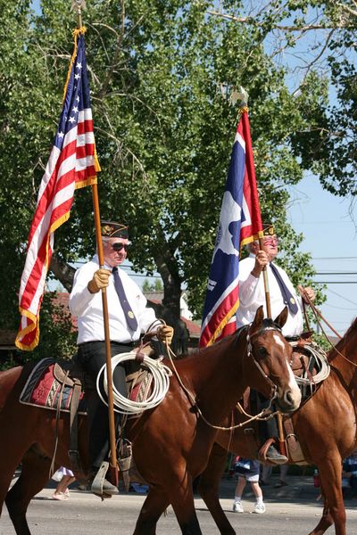 Flag Bearers. Photo by Dawn Ballou, Pinedale Online.