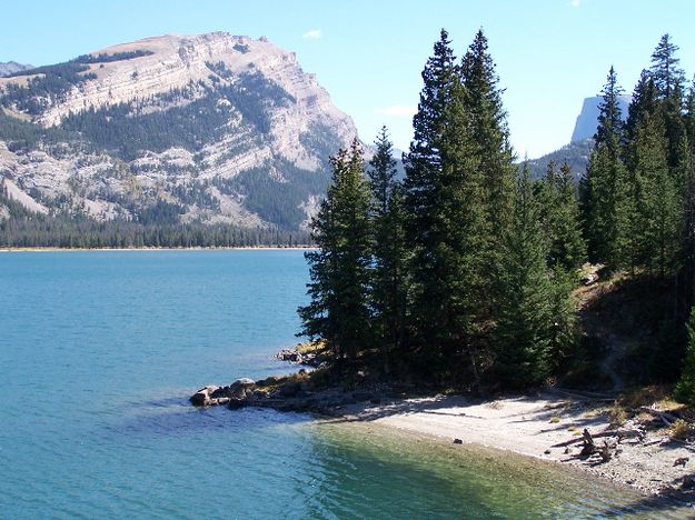 Green River Lakes beach. Photo by Scott Almdale.