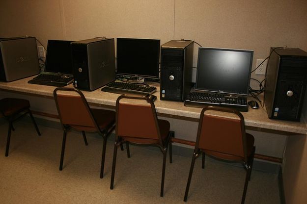 Computer and Internet Room. Photo by Dawn Ballou, Pinedale Online.