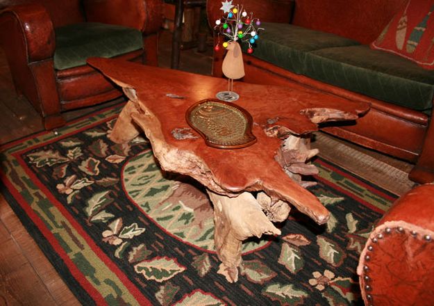 Redwood Coffee Table. Photo by Dawn Ballou, Pinedale Online.