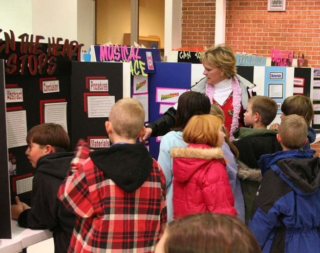 Science Fair. Photo by Clint Gilchrist, Pinedale Online.