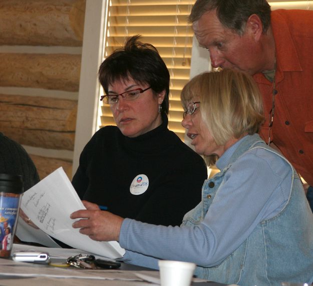 Counting Votes. Photo by Pam McCulloch, Pinedale Online.