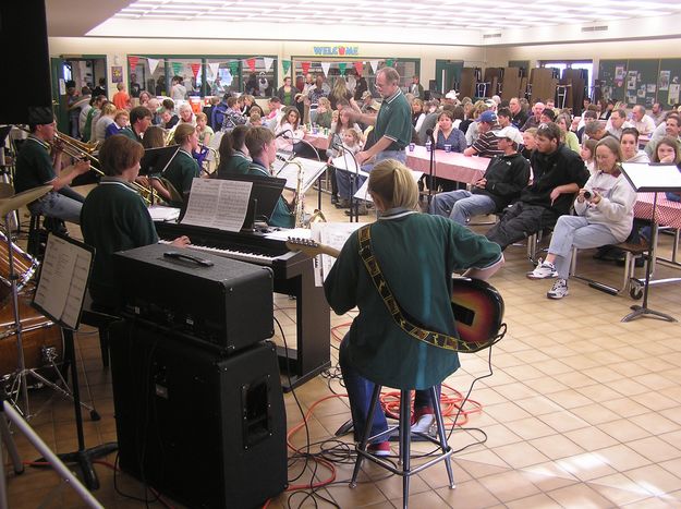 Lasagna Dinner. Photo by Bob Rule, KPIN 101.1 FM radio.