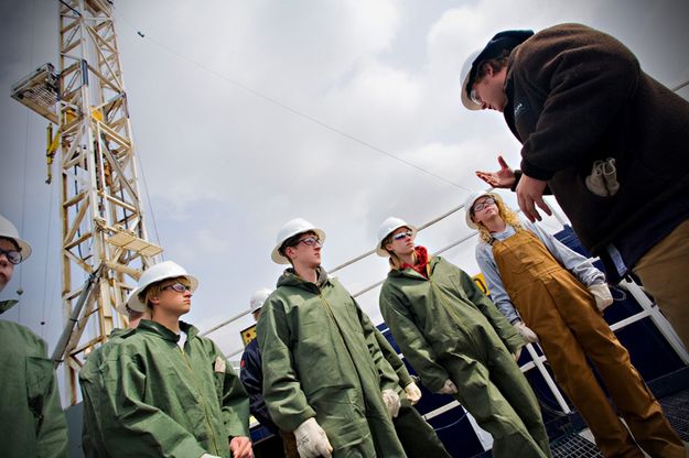 Riverton students tour. Photo by EnCana USA.