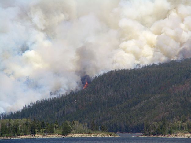 Narrows Flames. Photo by Pinedale Online.