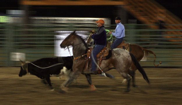 Team Roping. Photo by Pam McCulloch, Pinedale Online.