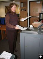 Feeding Ballots. Photo by Dawn Ballou, Pinedale Online.