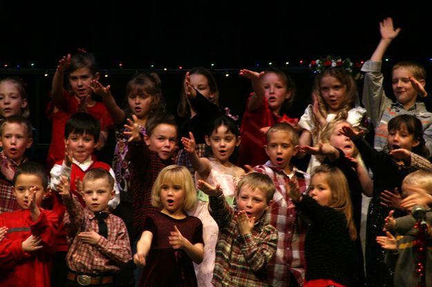 Dancing . Photo by Pam McCulloch, Pinedale Online.