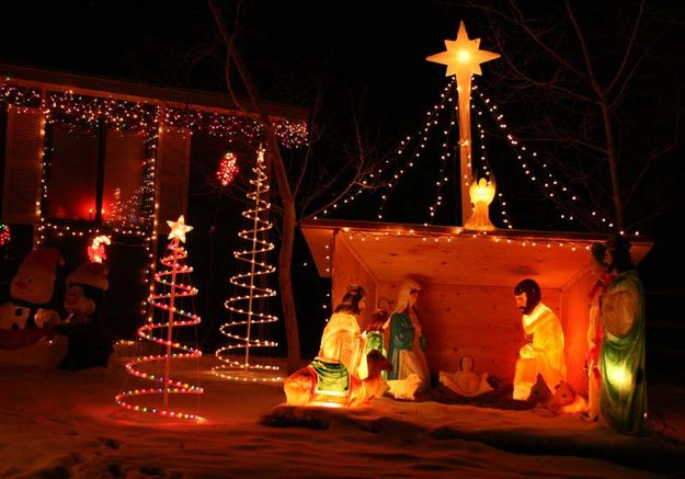 Nativity Scene. Photo by Dawn Ballou, Pinedale Online.