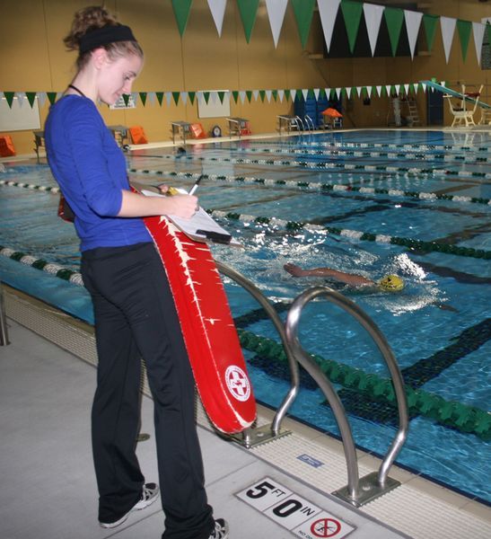 Counting Laps . Photo by Pam McCulloch, Pinedale Online.