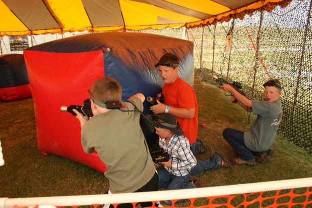 Laser Ops. Photo by Dawn Ballou, Pinedale Online.