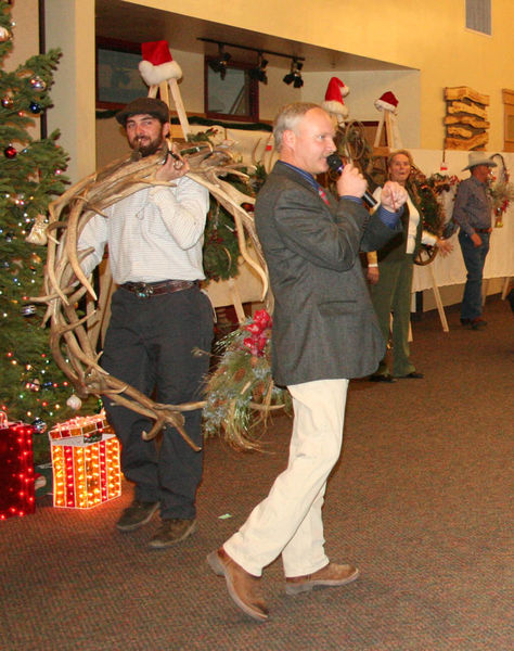Antler Wreath. Photo by Dawn Ballou, Pinedale Online.