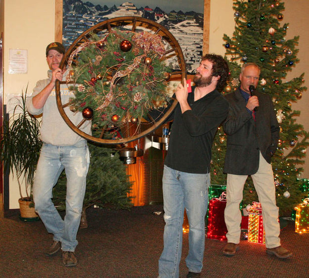 Gayle's Wreath. Photo by Dawn Ballou, Pinedale Online.