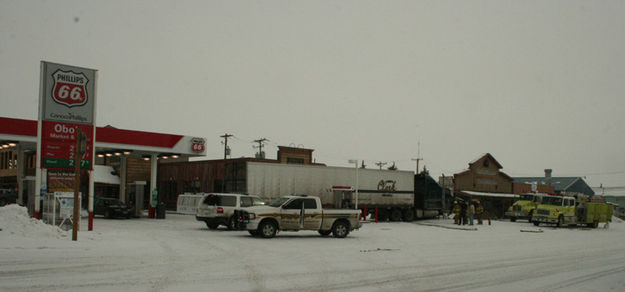 Accident scene. Photo by Dawn Ballou, Pinedale Online.