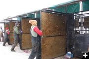 Loading chutes. Photo by Cat Urbigkit, Pinedale Online.