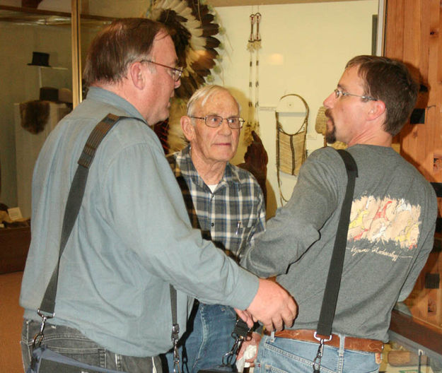 Talking history. Photo by Dawn Ballou, Pinedale Online.