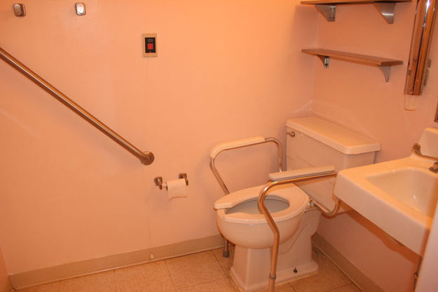 Bathroom. Photo by Dawn Ballou, Pinedale Online.
