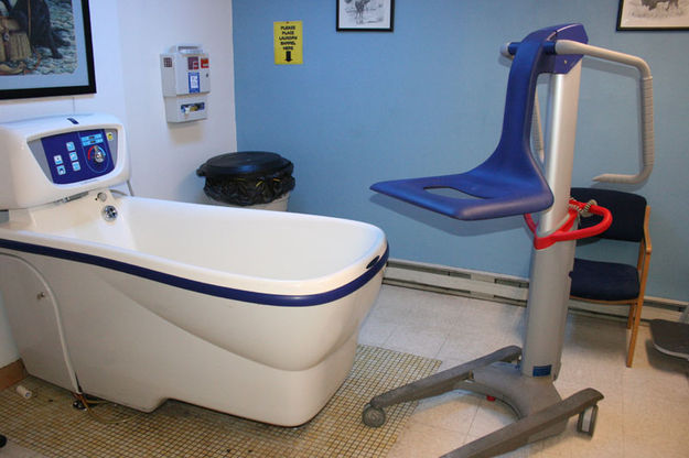 Whirlpool Tub. Photo by Dawn Ballou, Pinedale Online.