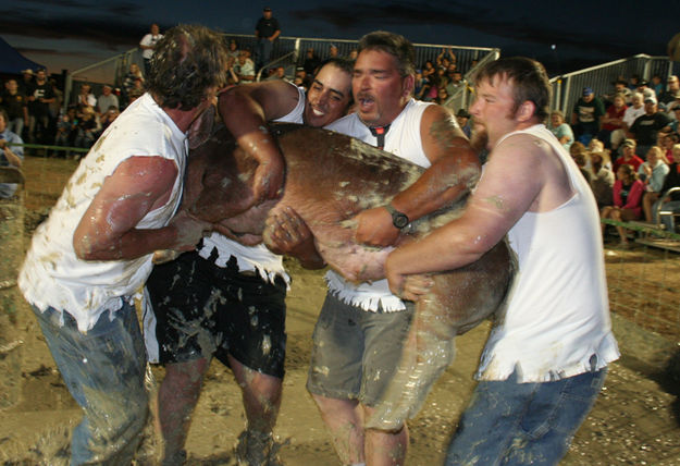 Team Effort. Photo by Pam McCulloch, Pinedale Online.