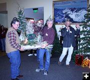 Ann and Jay's wreath. Photo by Dawn Ballou, Pinedale Online.