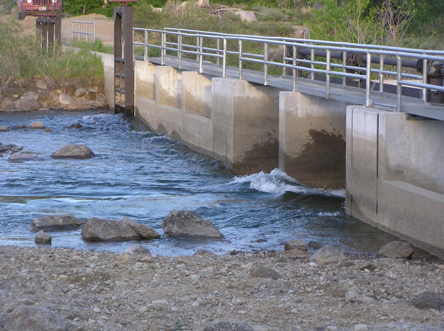 Fremont Lake Dam. Photo by David Rule.