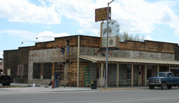 Front view. Photo by Dawn Ballou, Pinedale Online.