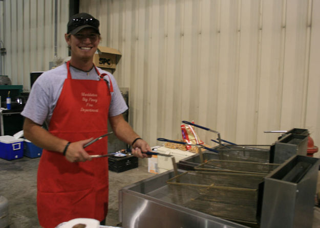 Cooking French fries. Photo by Pinedale Online.