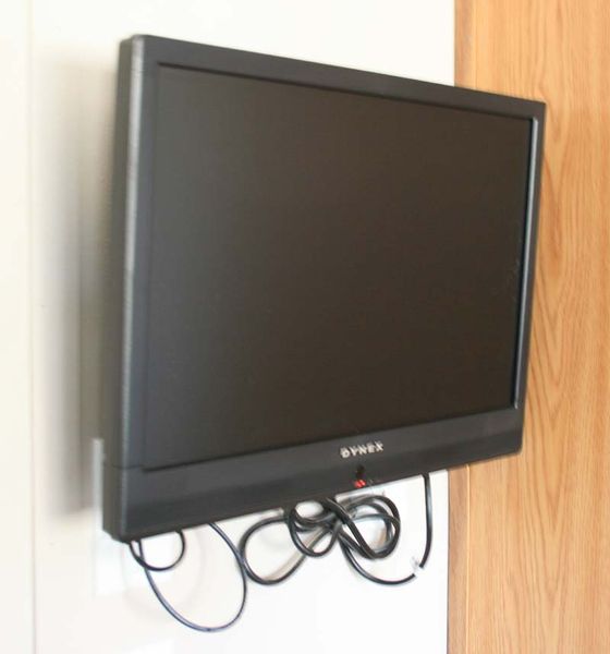 Flatscreen TV. Photo by Dawn Ballou, Pinedale Online.